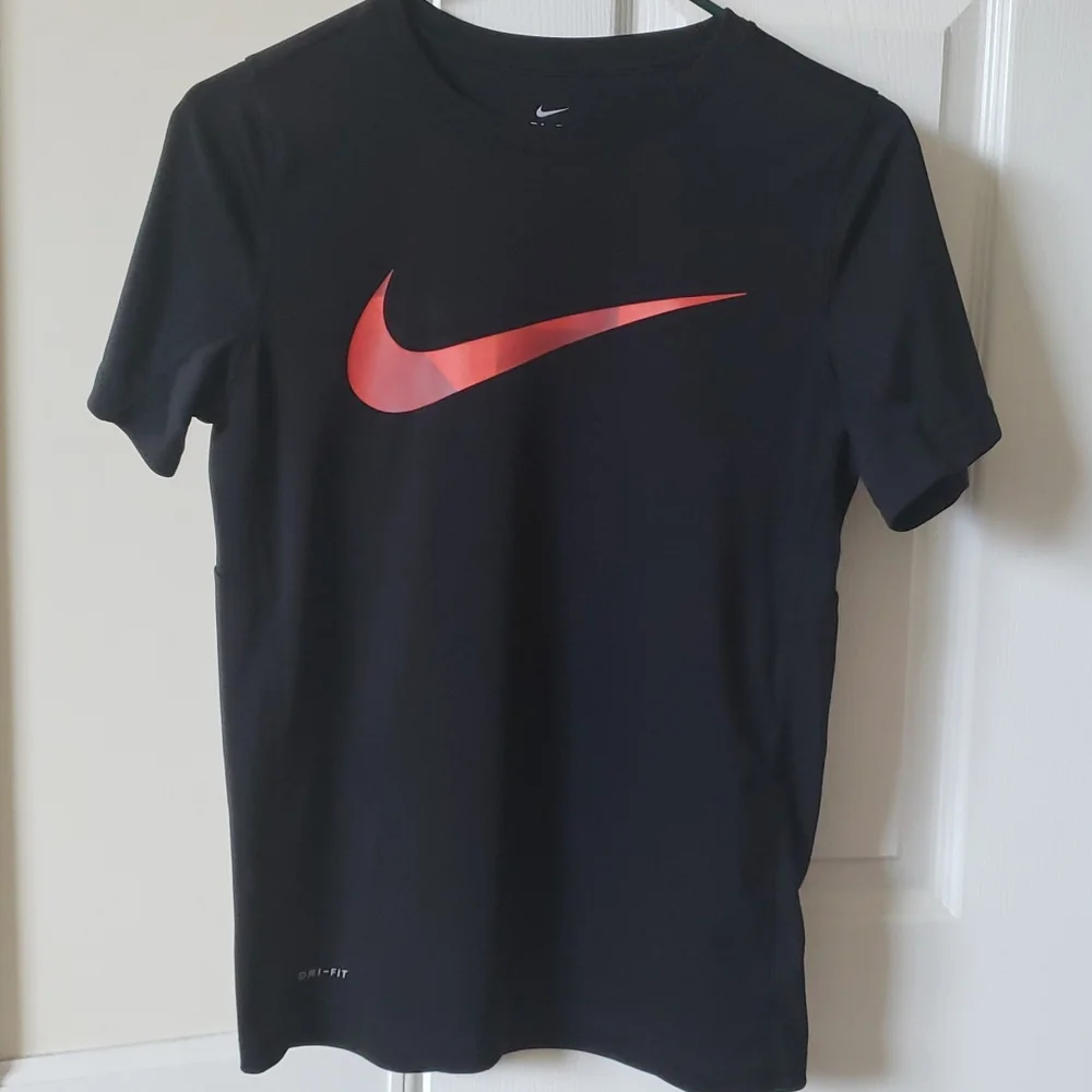 NIKE DRI- FIT short sleeves Tee black Large